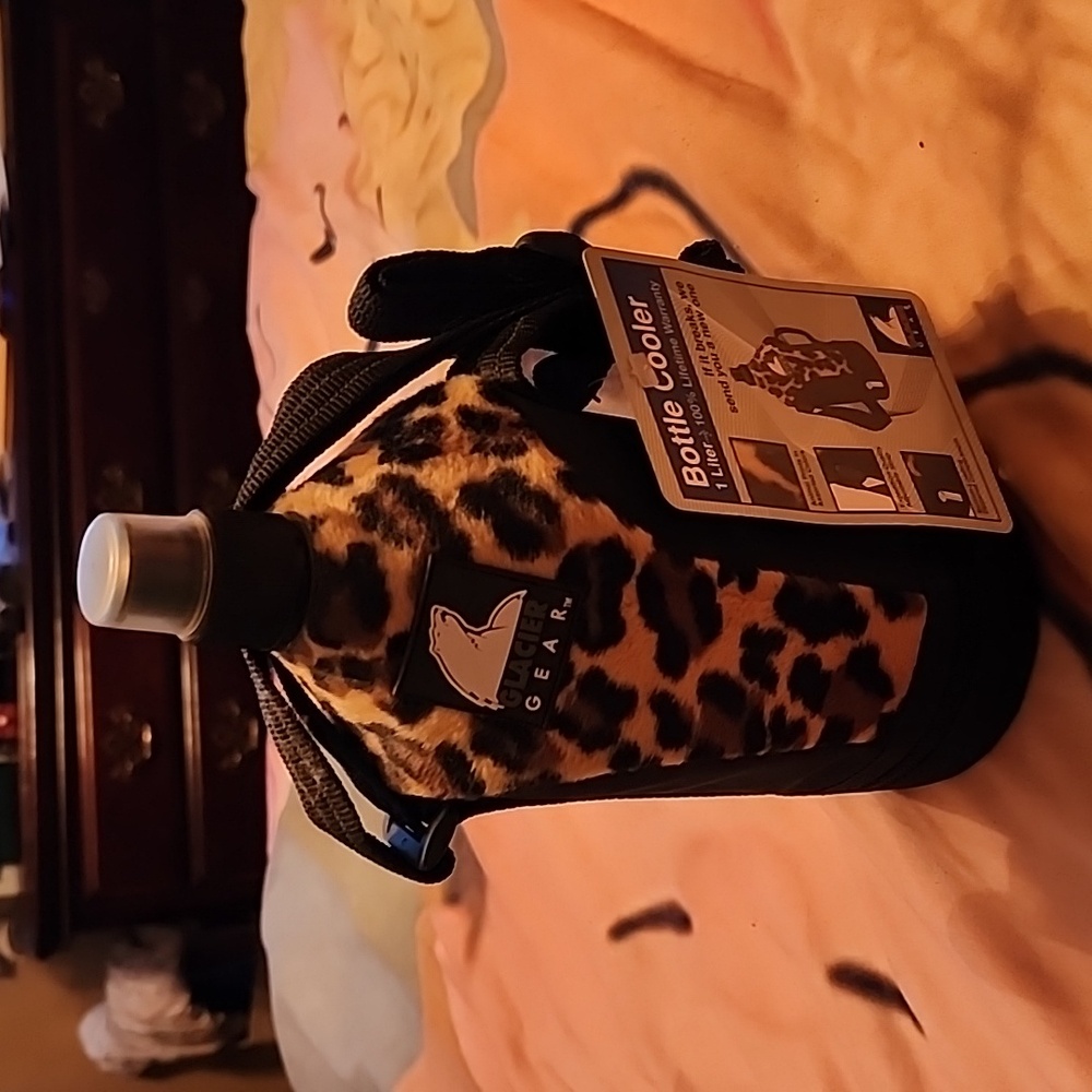 Glacier Gear Bottle Cooler Leopard Print. New with Tags